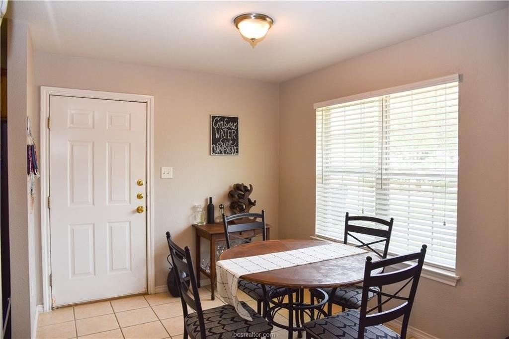 3815 Oldenburg Ln - Photo 6 of 26