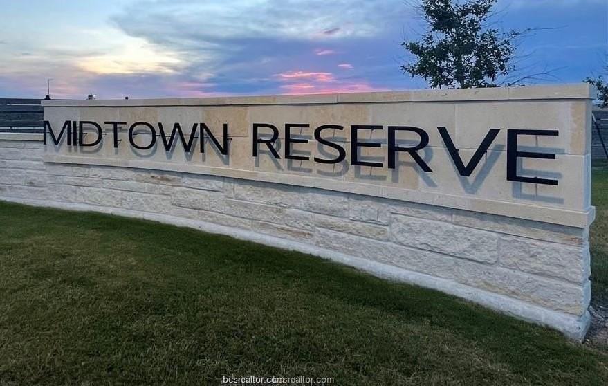 1235 Amistad Loop - Photo 2 of 7