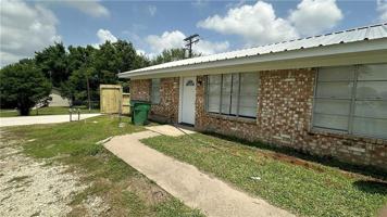 featured image of 402 Bacon St #1