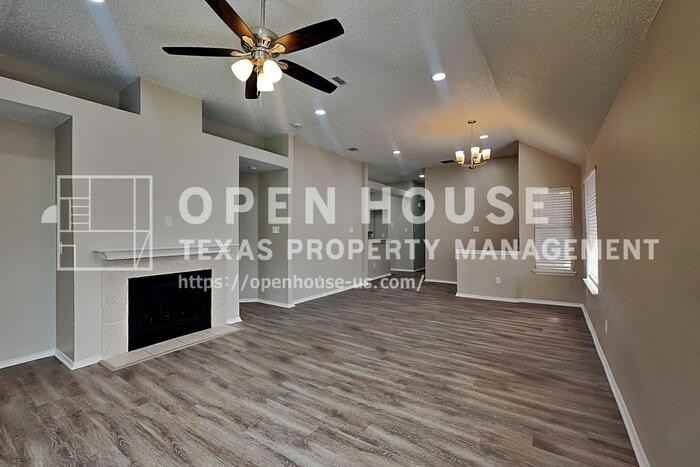 1124 Canoe Ln - Photo 4 of 20