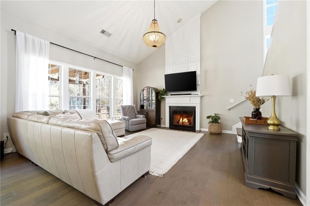 943 Bendleton Dr - Photo 3 of 34