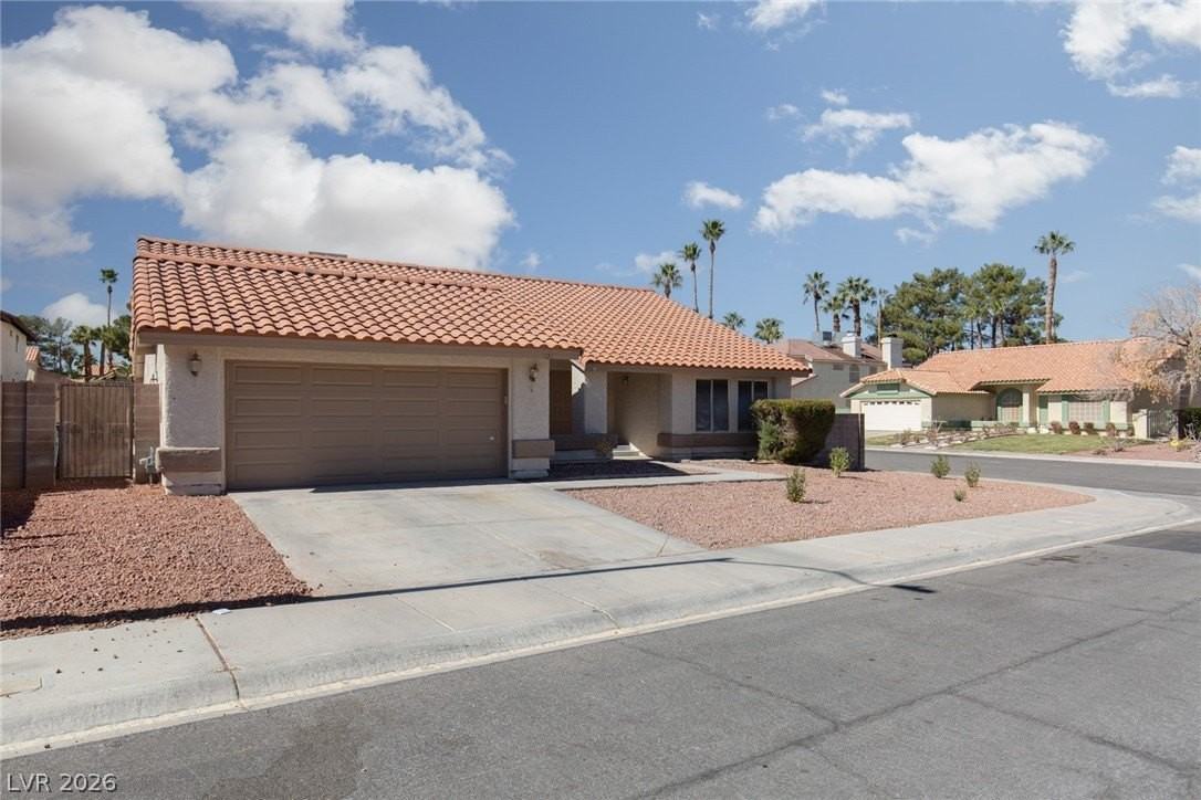 121 Hanover Dr #NA - Photo 2 of 39