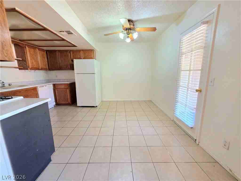 5576 W Rochelle Ave #34C - Photo 5 of 19