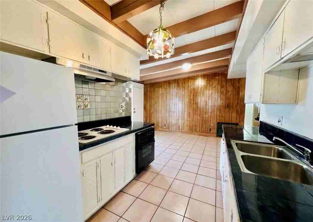 971 Lulu Ave - Photo 4 of 11