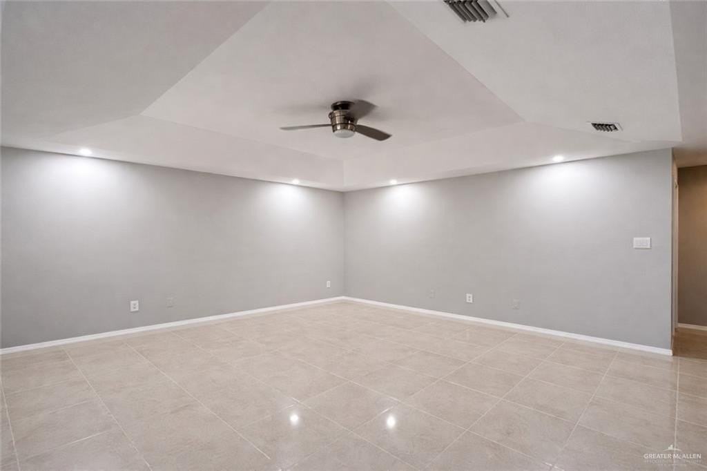 2401 S Jackson Rd #16 - Photo 3 of 18