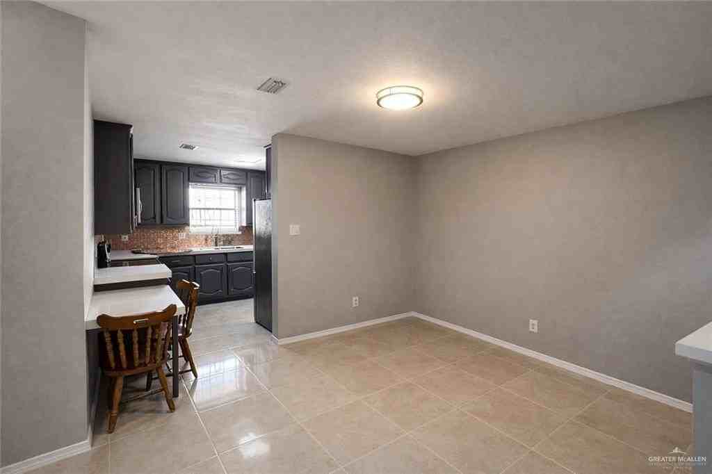 2401 S Jackson Rd #16 - Photo 4 of 18