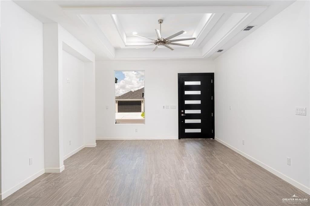 529 Country Club Dr - Photo 6 of 16