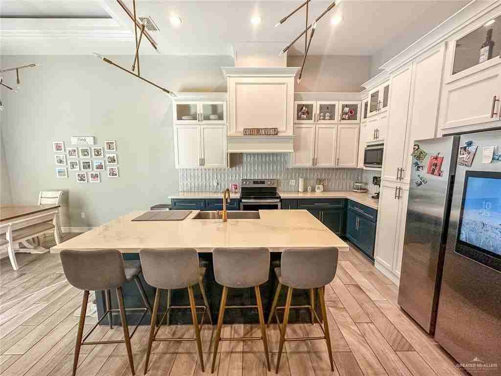 4005 Water Lily Ave - Photo 3 of 24