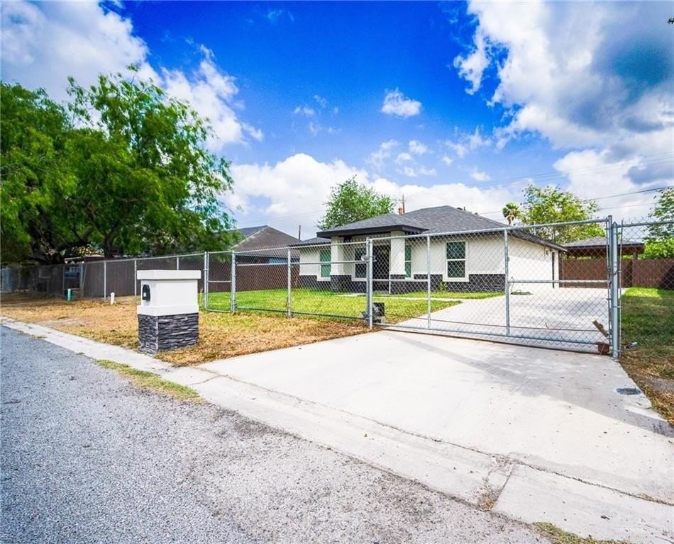 504 San Antonio Cir - Photo 3 of 9