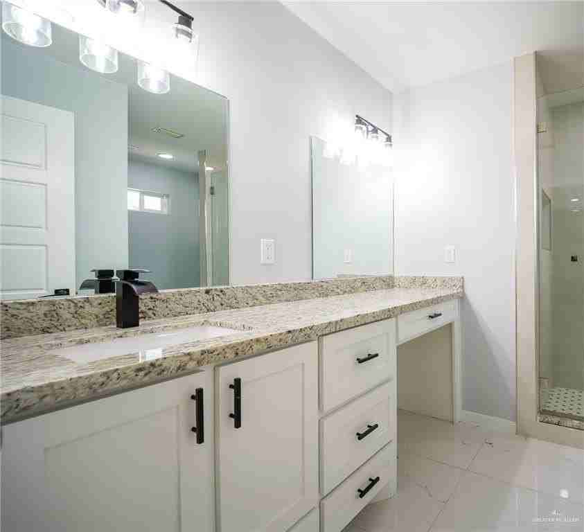 504 San Antonio Cir - Photo 7 of 9