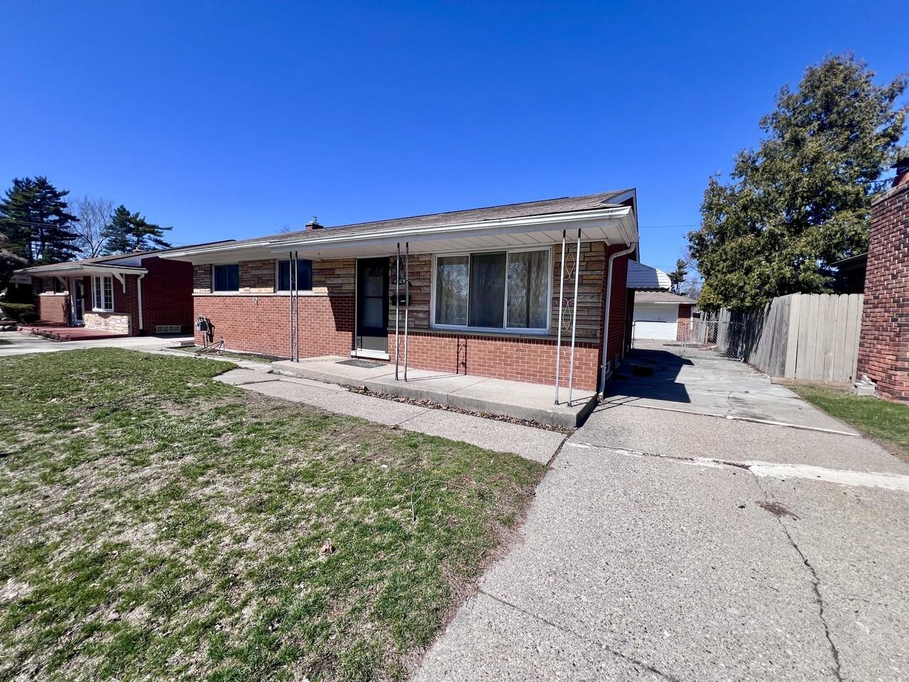 4709 Gerald St - Photo 2 of 24