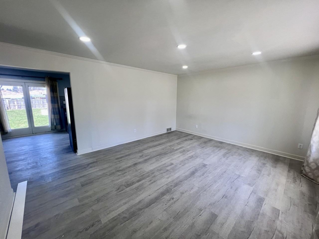 4709 Gerald St - Photo 4 of 24