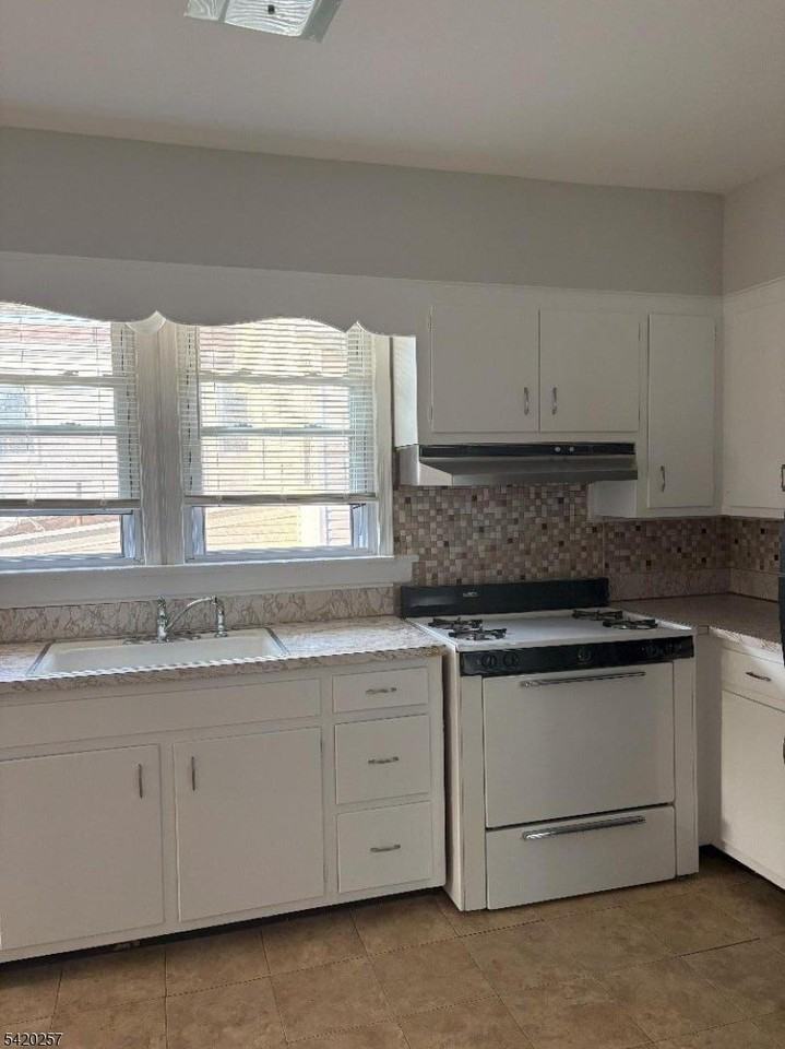 161 Union Ave #2 - Photo 3 of 11