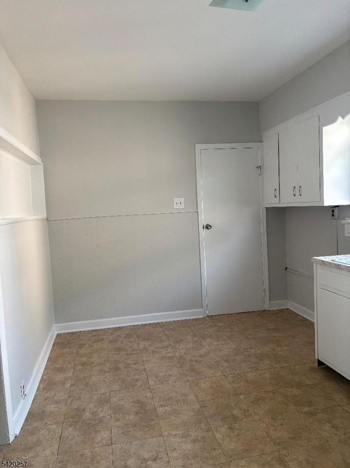 161 Union Ave #2 - Photo 4 of 11