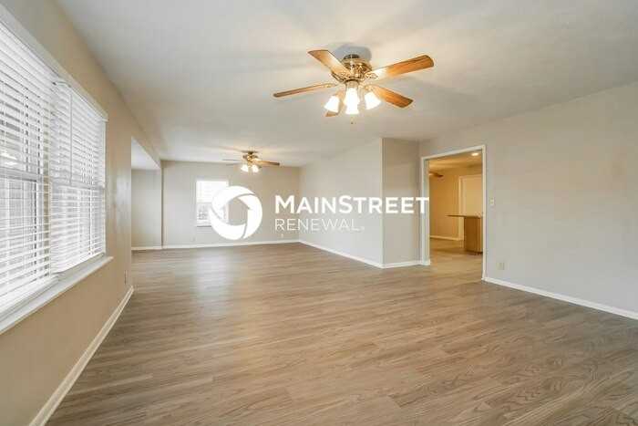 174 Lincolnshire Rd - Photo 5 of 17