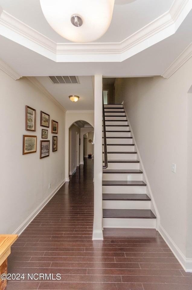 255 Mimosa Dr - Photo 6 of 50