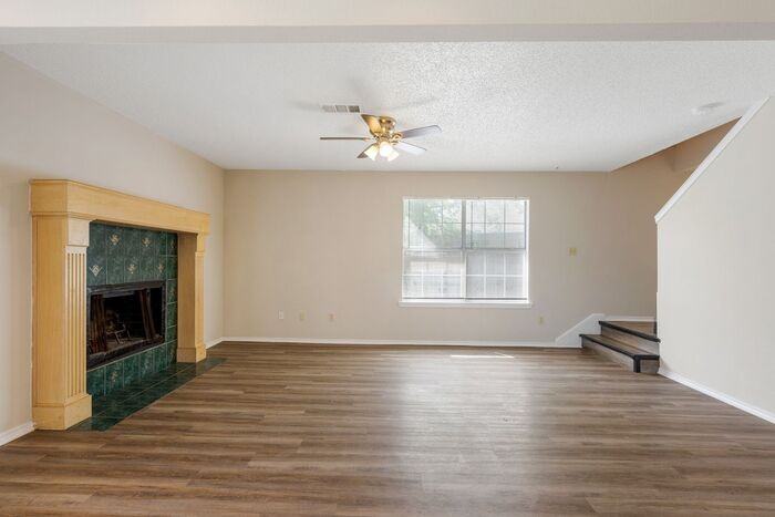 1717 Parkfield Cv - Photo 4 of 17