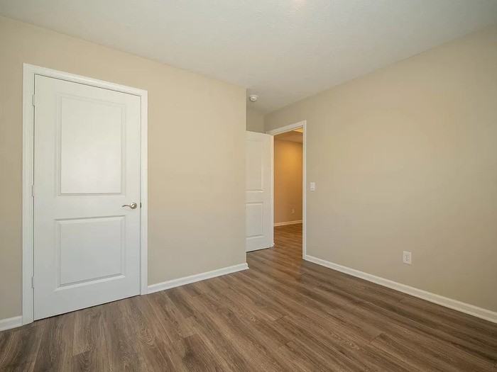 824 Lotus Dr - Photo 5 of 18