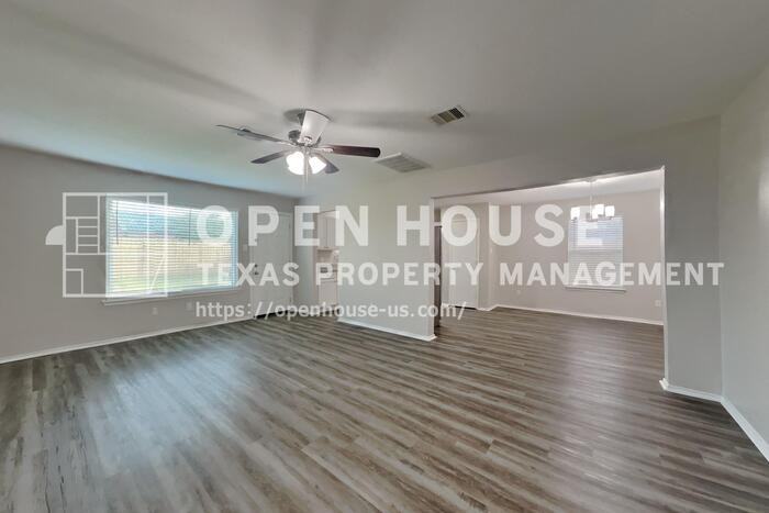 4102 Sand Ripple Ln - Photo 4 of 21