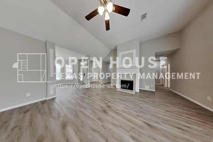 6114 Berkshire Park Dr - Photo 4 of 23