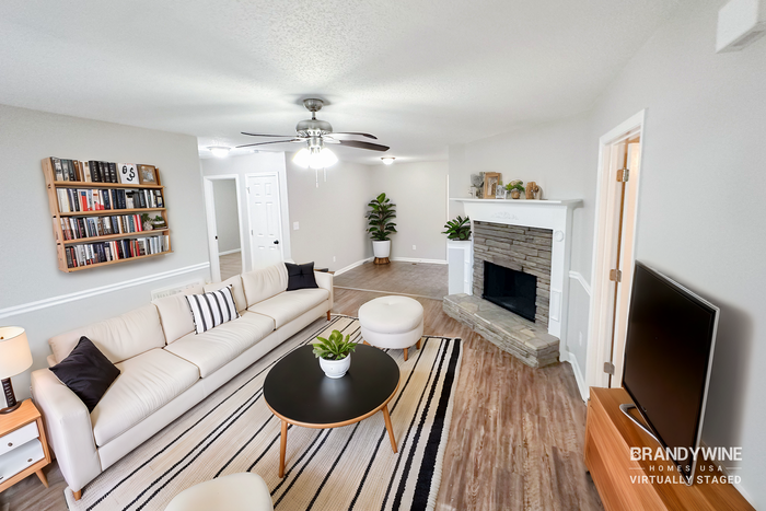 201 Brooke Dr - Photo 2 of 28