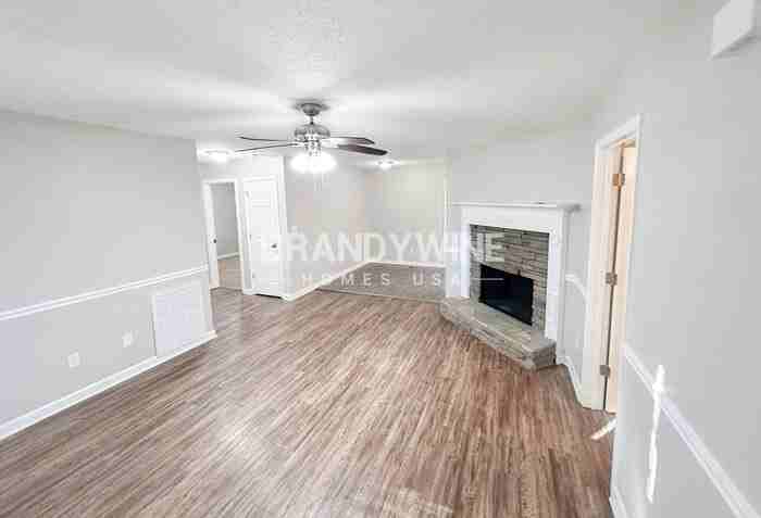 201 Brooke Dr - Photo 3 of 28