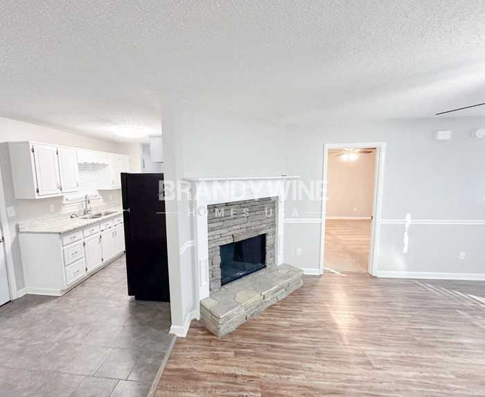 201 Brooke Dr - Photo 4 of 28