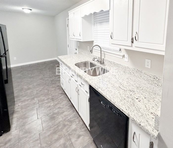 201 Brooke Dr - Photo 6 of 28