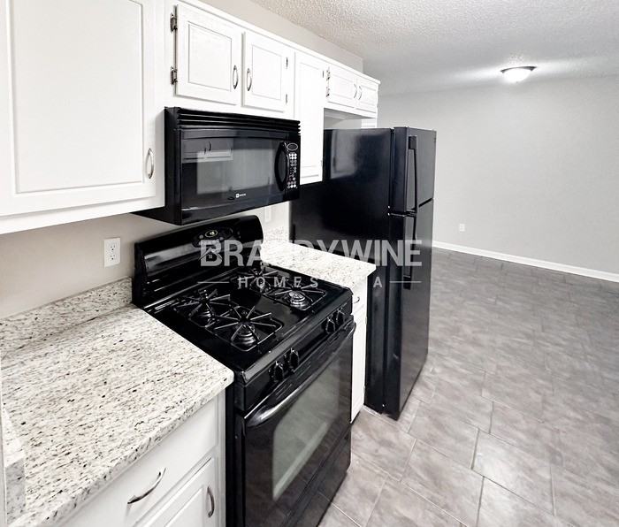 201 Brooke Dr - Photo 7 of 28