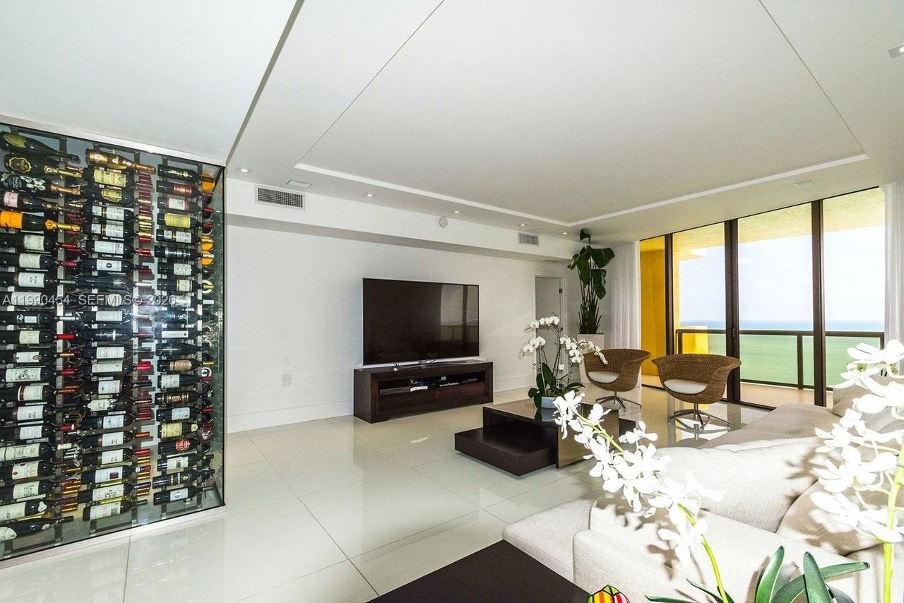 16275 Collins Ave #X - Photo 2 of 32