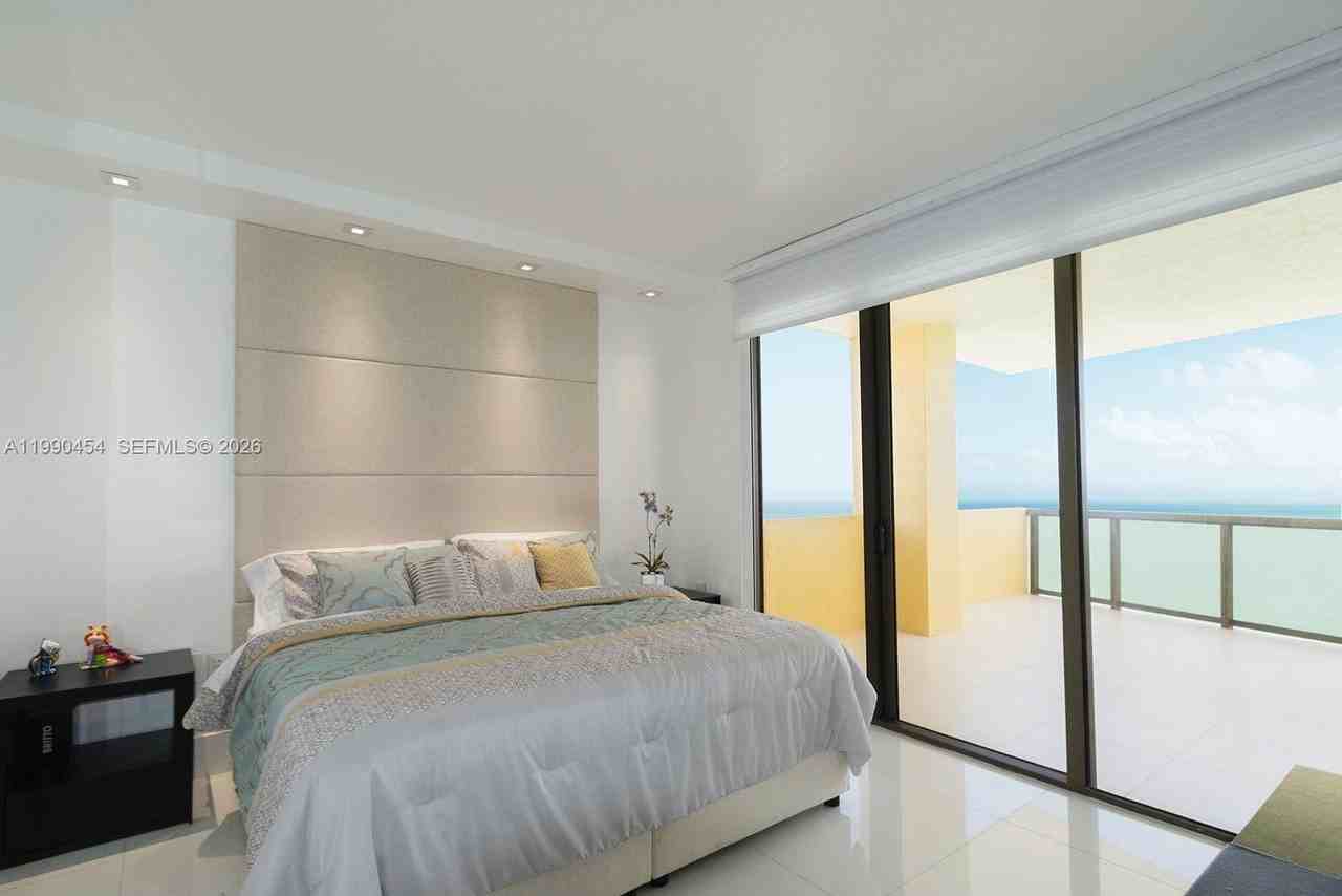 16275 Collins Ave #X - Photo 5 of 32