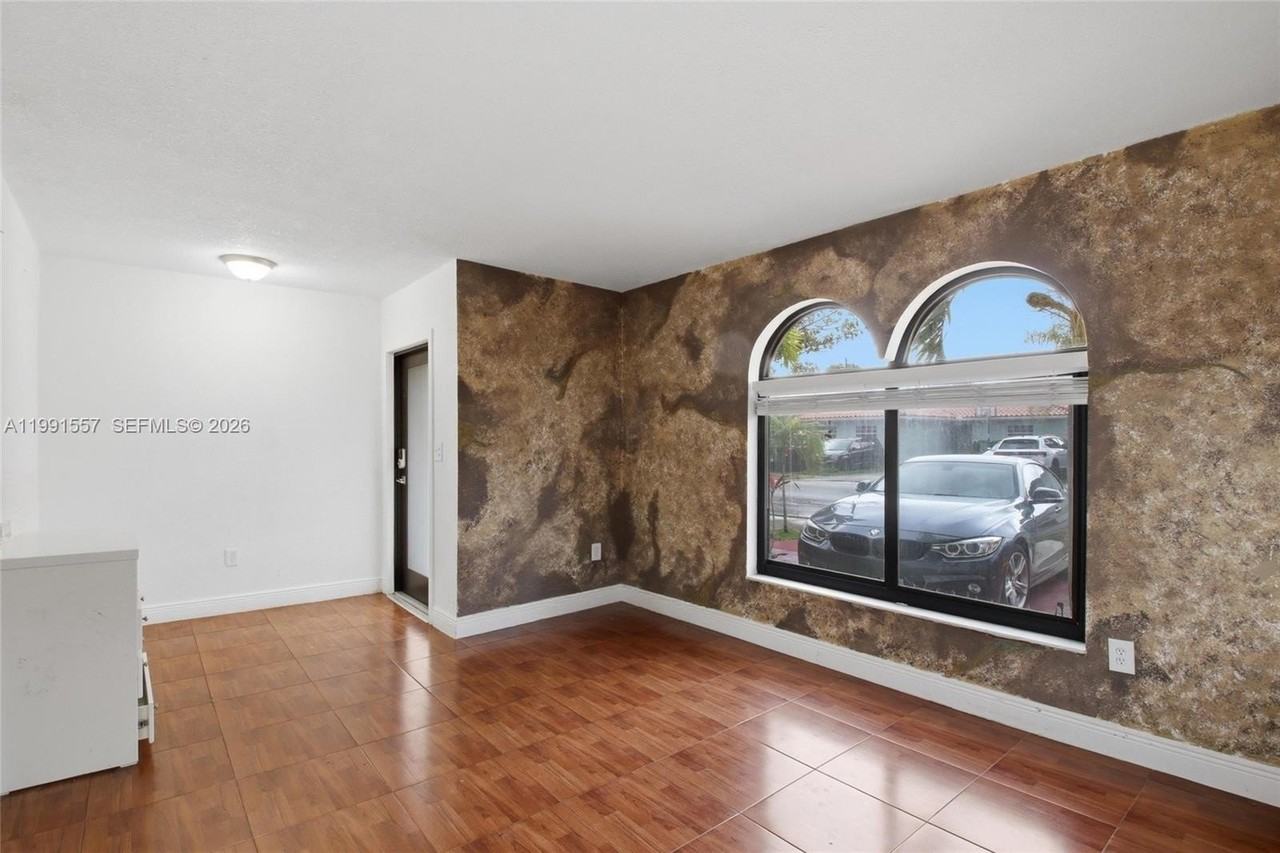 3210 Sw 26th St #3210 - Photo 3 of 19