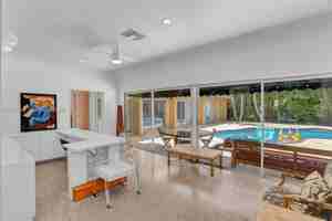 featured image of 3920 Monserrate St