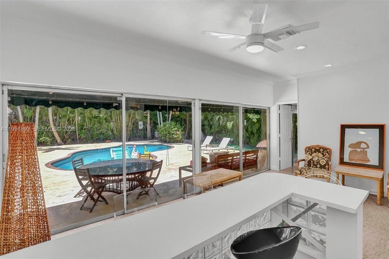 3920 Monserrate St - Photo 3 of 46