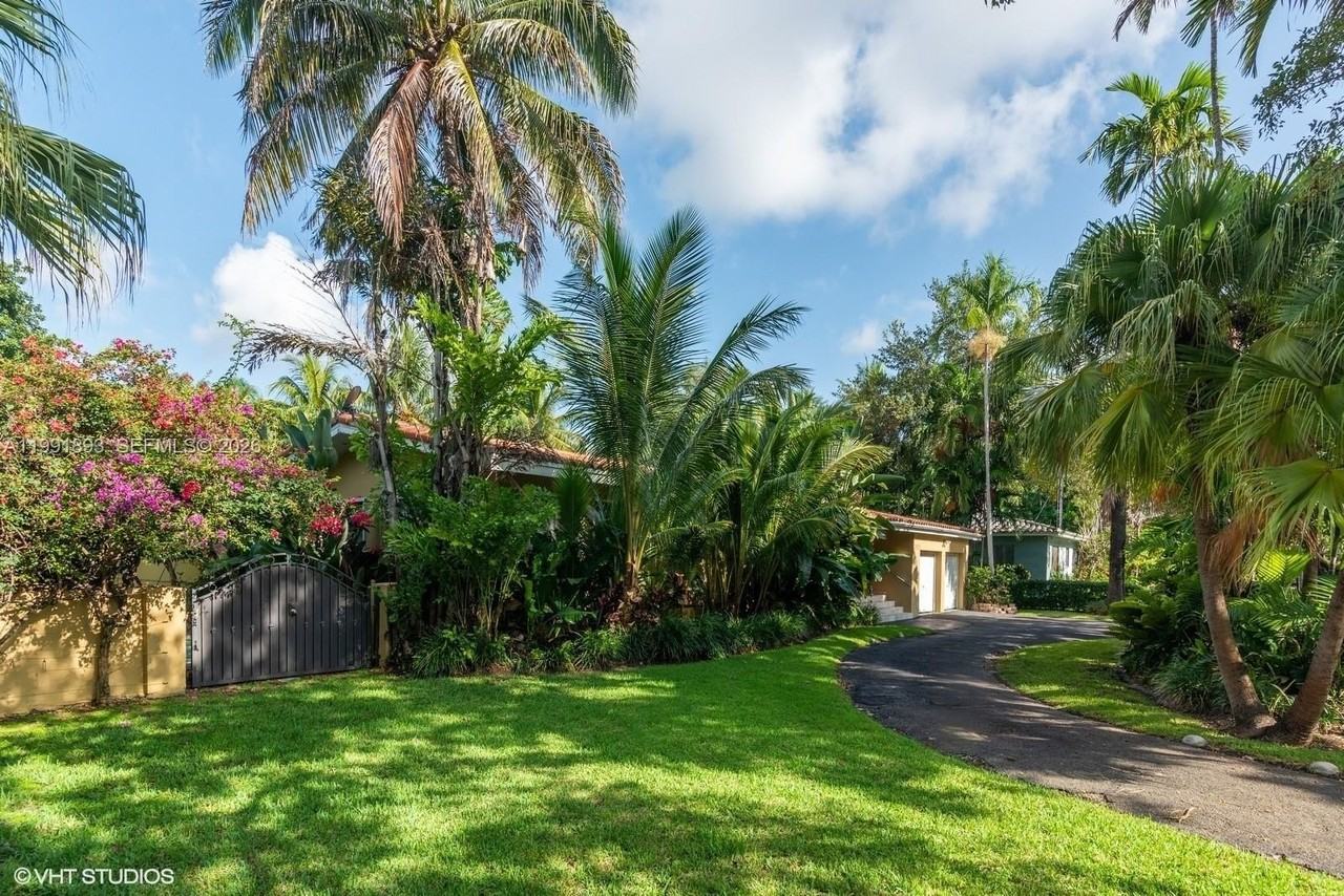 3920 Monserrate St - Photo 7 of 46