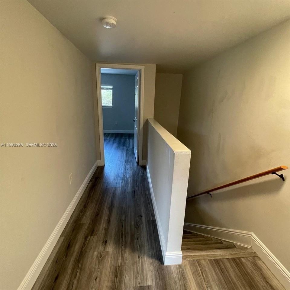 301 Palm Cir E #301 - Photo 3 of 13