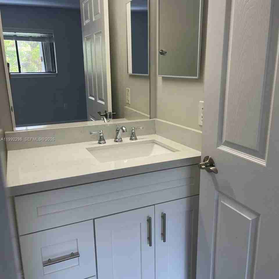 301 Palm Cir E #301 - Photo 7 of 13