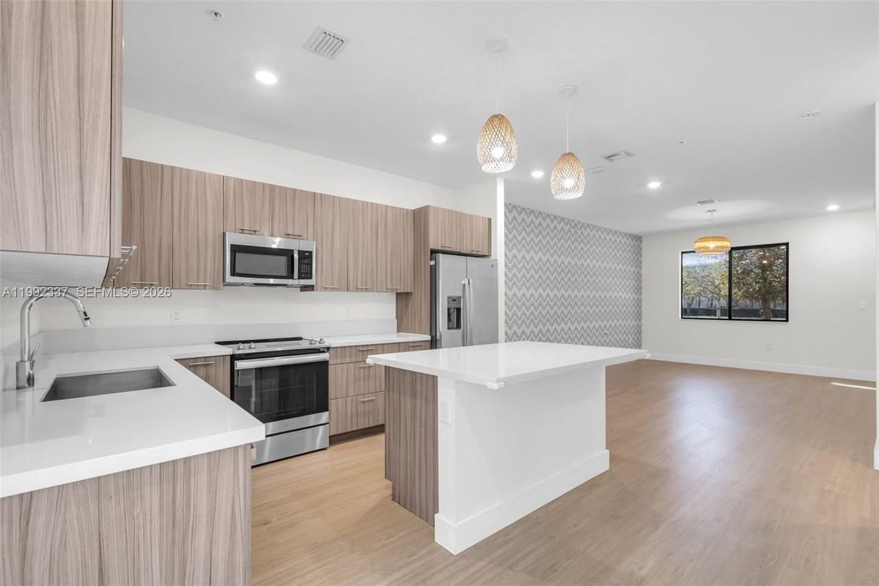 8363 Nw 41st St #A109