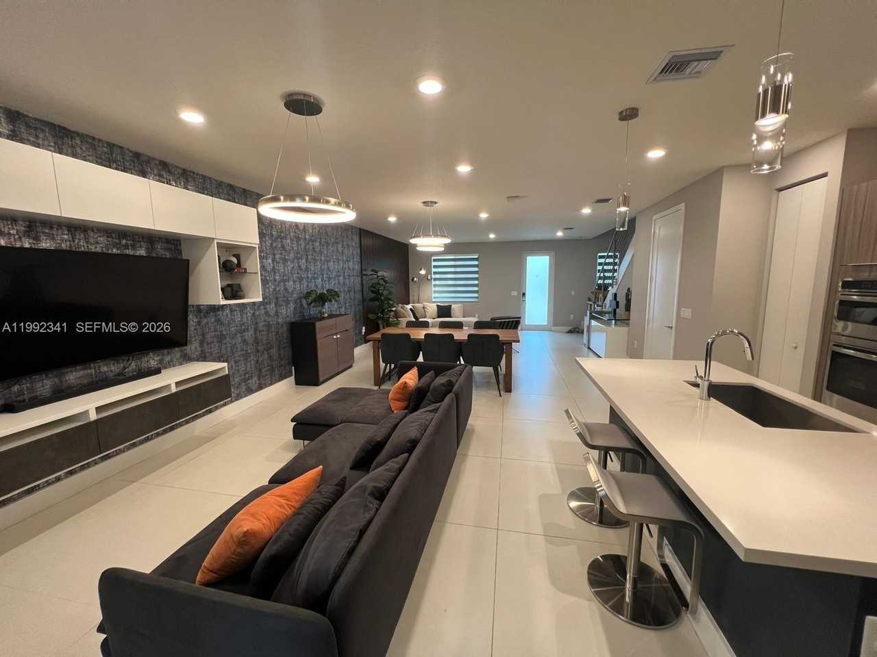 10355 Nw 66th St #10355 - Photo 6 of 42