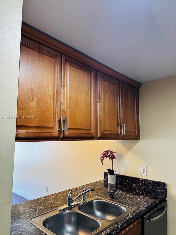 3274 Nw 103rd Ter #201A - Photo 3 of 18