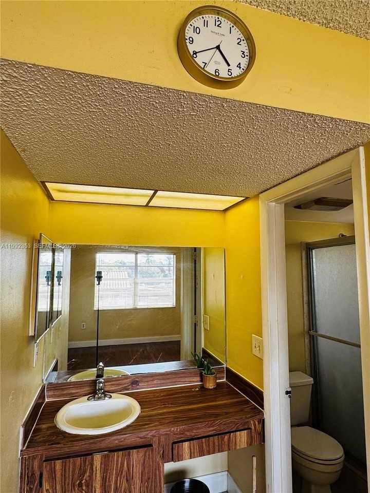 3274 Nw 103rd Ter #201A - Photo 7 of 18