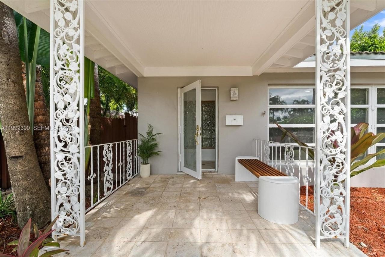 1443 Hollywood Blvd #0 - Photo 3 of 46