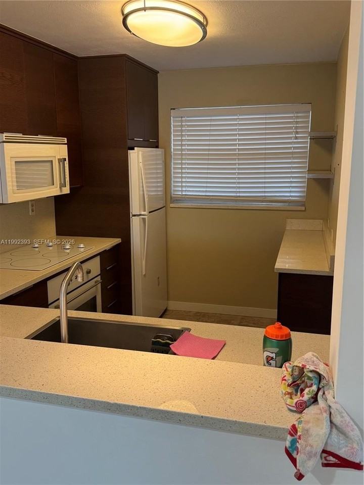 1811 Sabal Palm Dr #403 - Photo 4 of 21