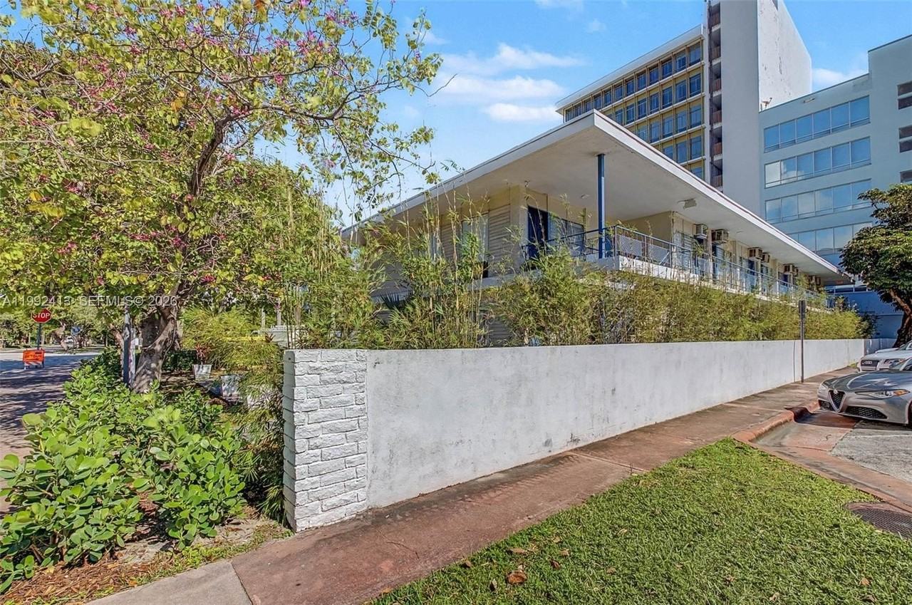 1685 Jefferson Ave #17 - Photo 3 of 14