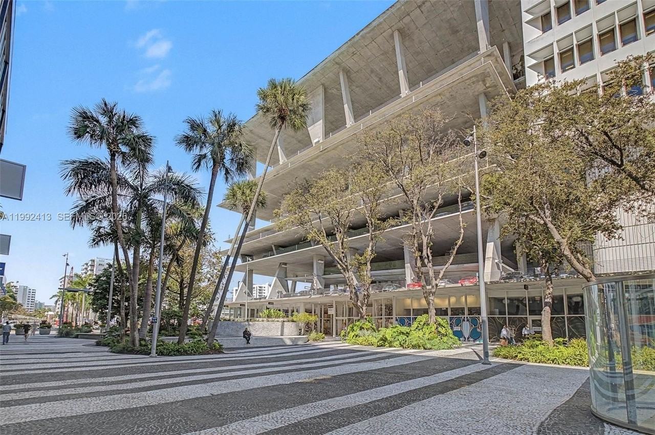 1685 Jefferson Ave #17 - Photo 6 of 14