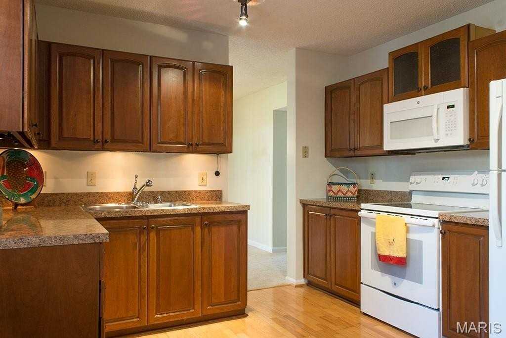 9071 Wrenwood Ln - Photo 4 of 14