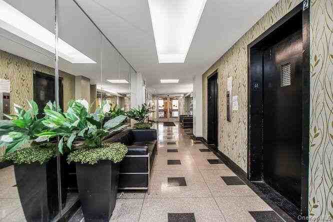 6 Fordham Hill Oval Apt 15f - Photo 2 of 26