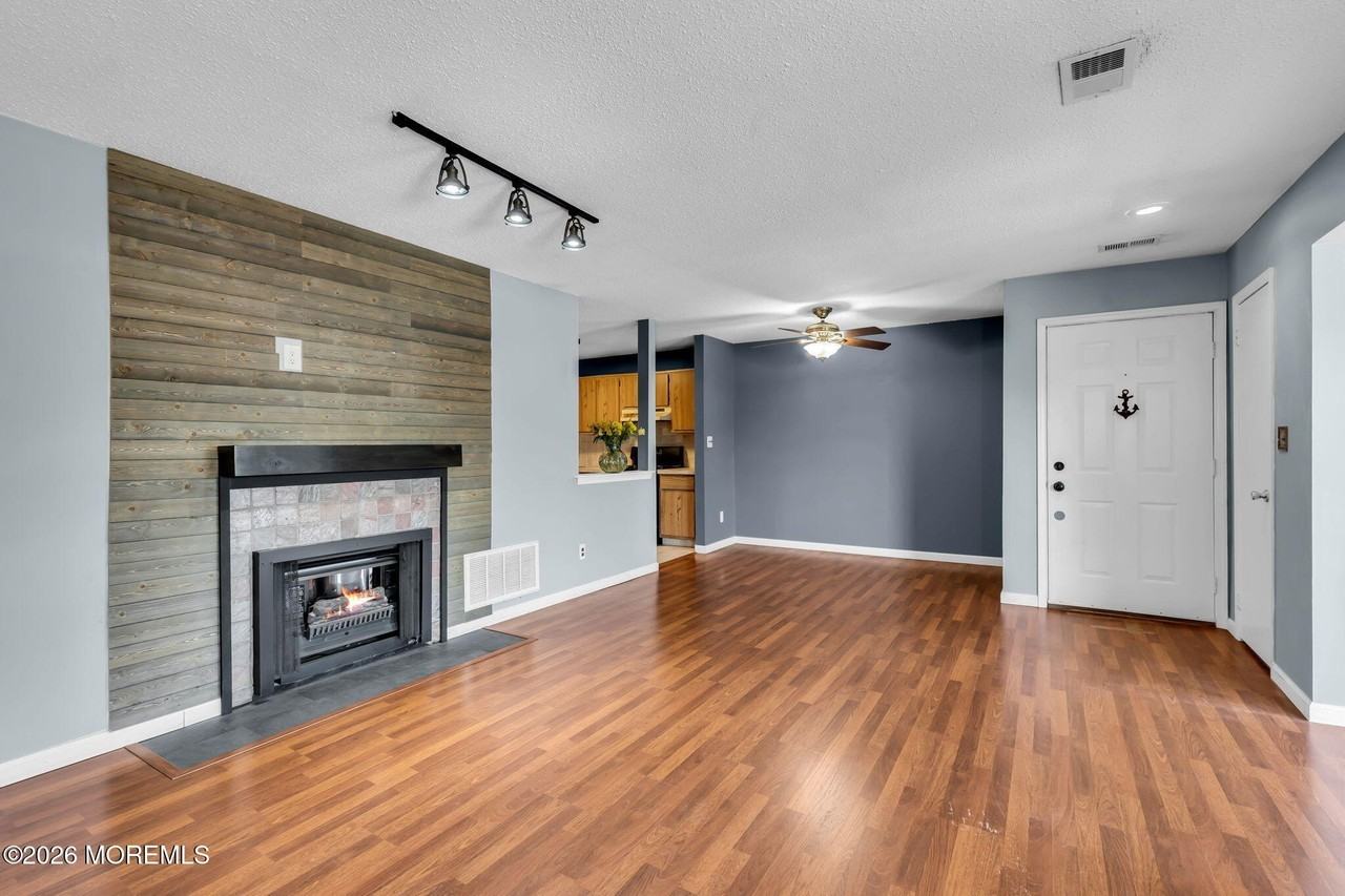 106 Frontier Way - Photo 3 of 22