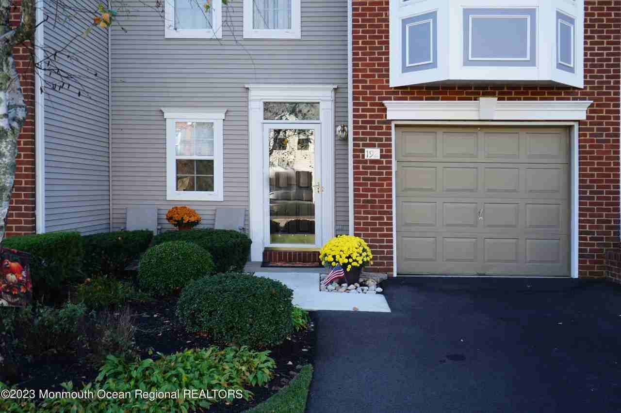 192 Tarpon Dr - Photo 2 of 28