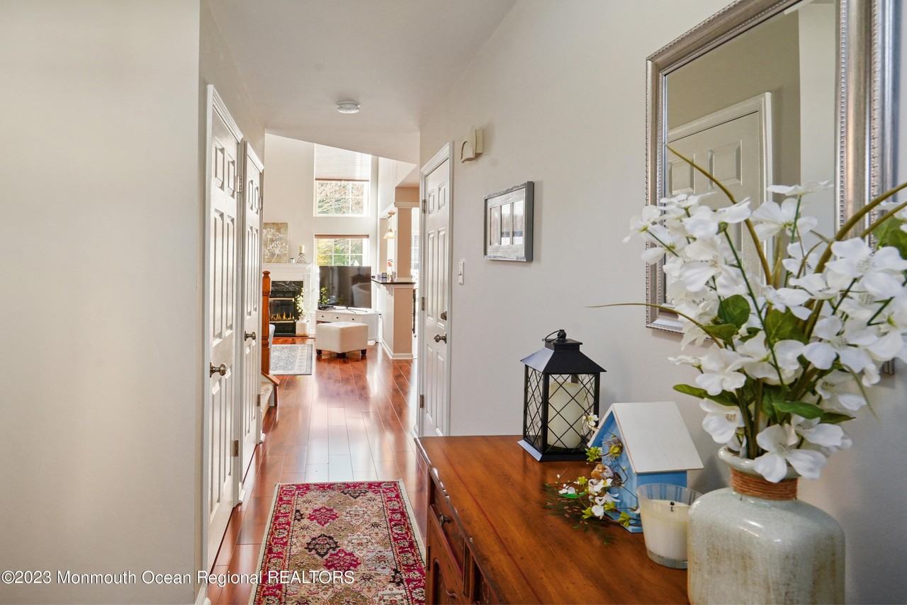 192 Tarpon Dr - Photo 4 of 28